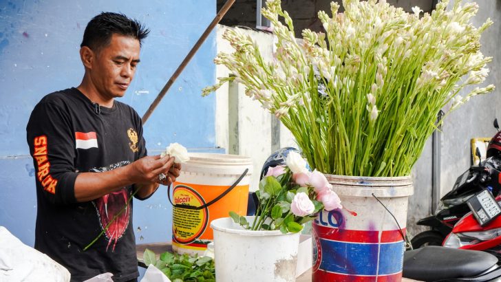 Toko Bunga Grace menawarkan rangkaian bunga segar dengan desain elegan untuk setiap momen spesial.