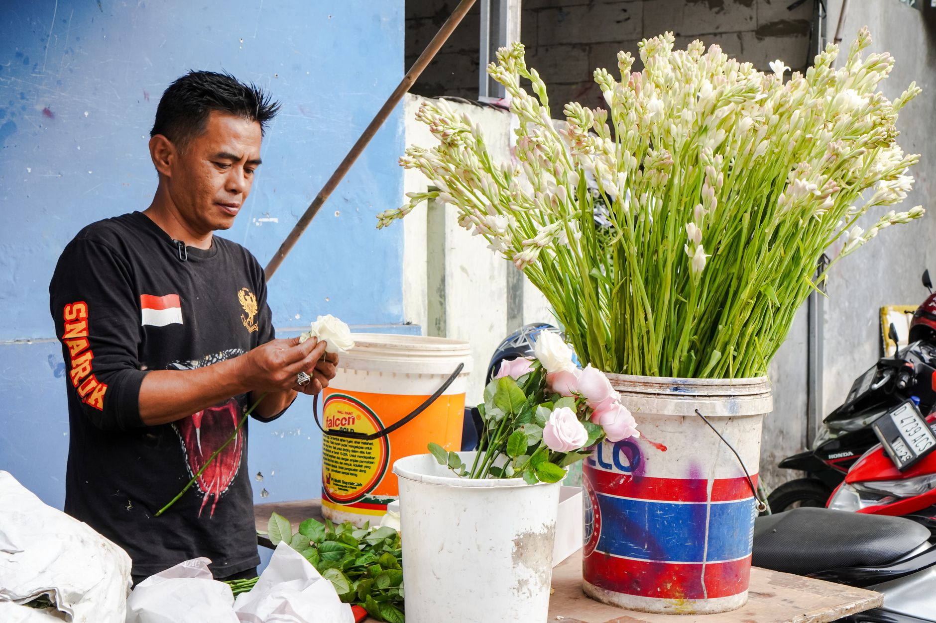 Toko Bunga Grace menawarkan rangkaian bunga segar dengan desain elegan untuk setiap momen spesial.